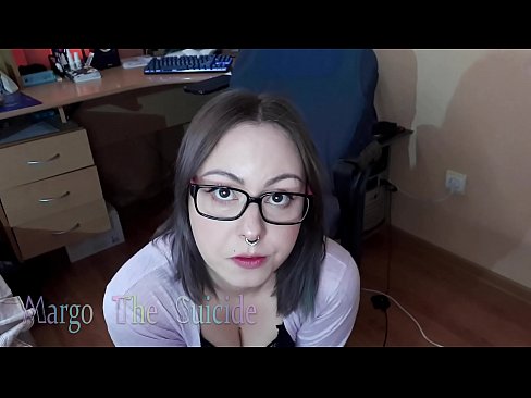 ❤️ Нүдний шилтэй тачаангуй охин камер дээр Шодойг гүн хөхөж байна Порно видео манайд ﹏